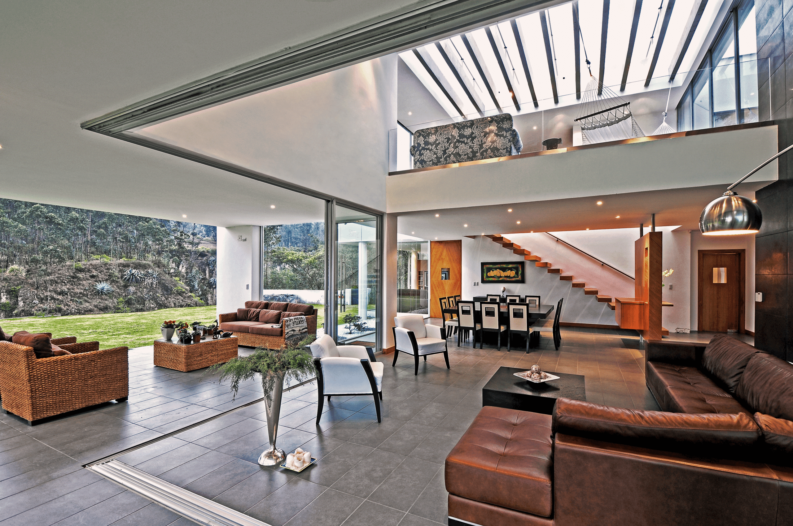 Casa HV - Vista Interior y Doble Altura