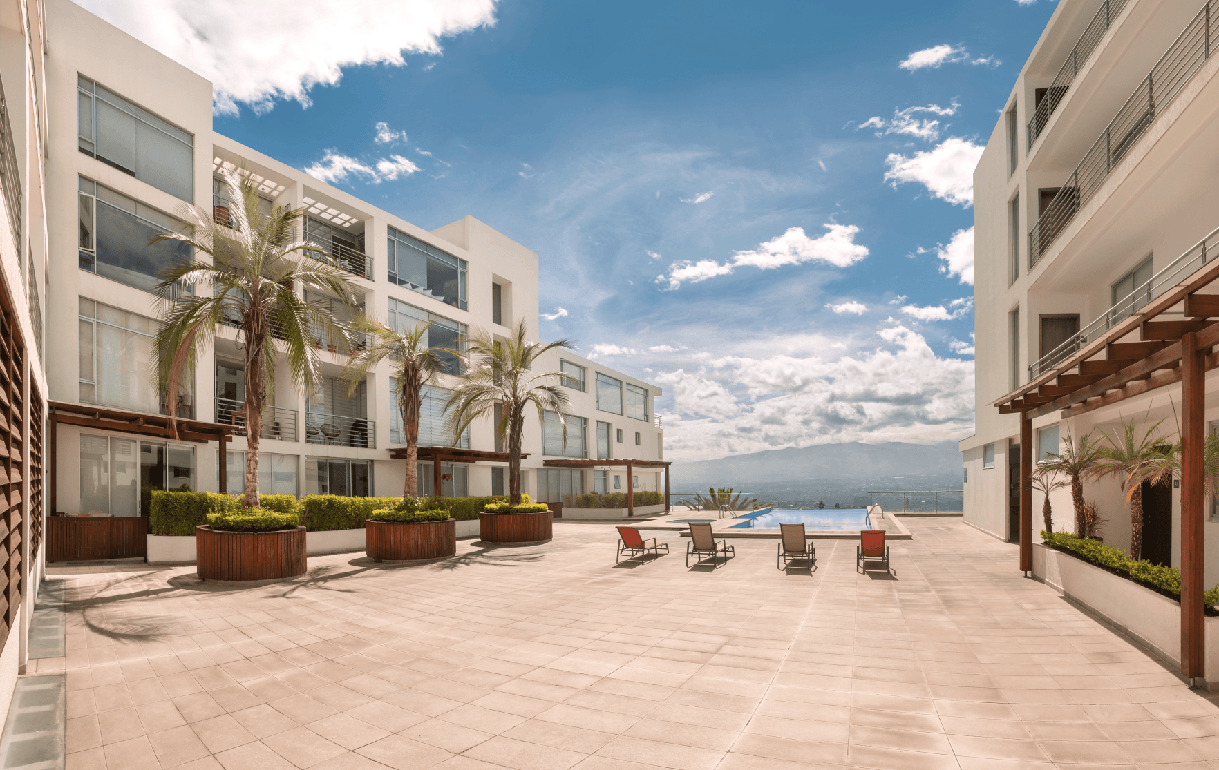 Miraleste - Plaza Elevada y Visual hacia la Cordillera
