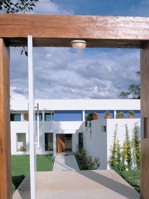 Casa M - Detalle de Acceso y Puerta